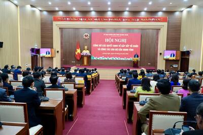 UBND tỉnh công bố các Quyết định về sắp xếp tổ chức và công tác cán bộ